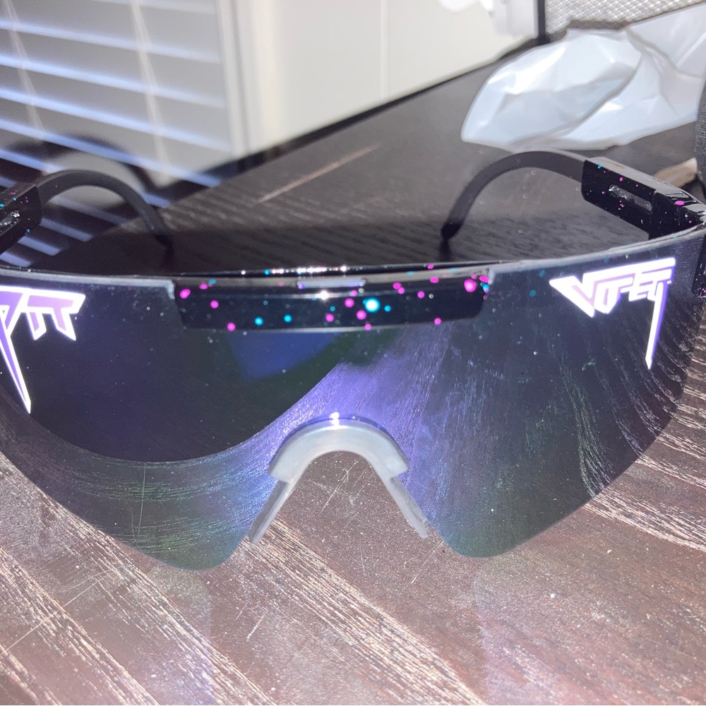 Mens Shield Sunglasses Retro Sport Wraparound Purple Mirrored Splatter Paint - Picture 2 of 2